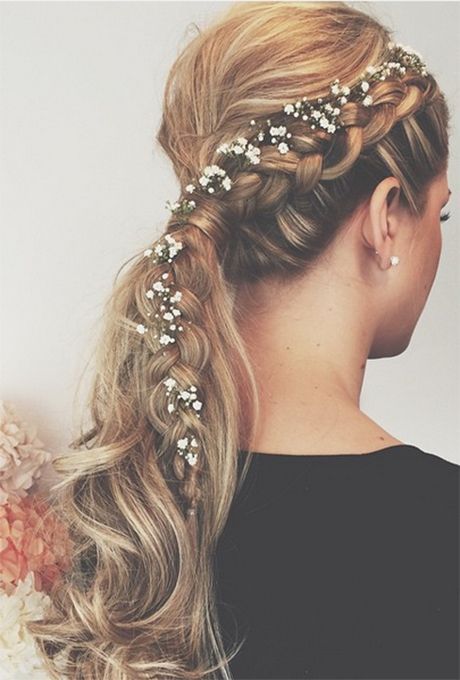 Timeless Hairstyles: 12 Adorable Ponytail Looks Perfect for Brides and Guests alike♡にて紹介している画像