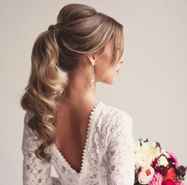 Timeless Hairstyles: 12 Adorable Ponytail Looks Perfect for Brides and Guests alike♡にて紹介している画像