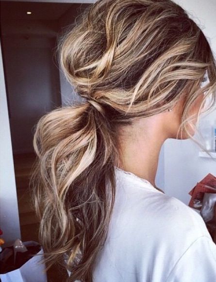 Timeless Hairstyles: 12 Adorable Ponytail Looks Perfect for Brides and Guests alike♡にて紹介している画像