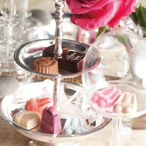 Valentine's Limited Edition Chocolate: Morozoff's 'Minion Court' is Adorably Toy-Like!にて紹介している画像