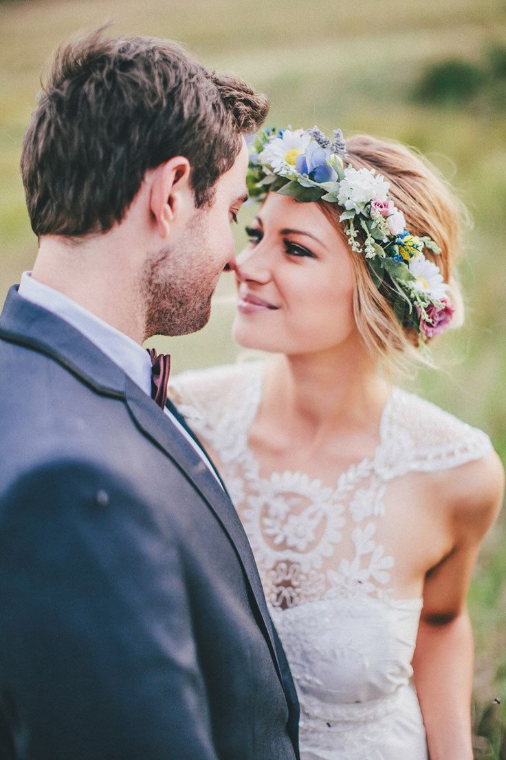 真ん中分けは、2016年のトレンド♡大人可愛い髪型《センターパート》のウェディングヘアカタログ＊にて紹介している画像