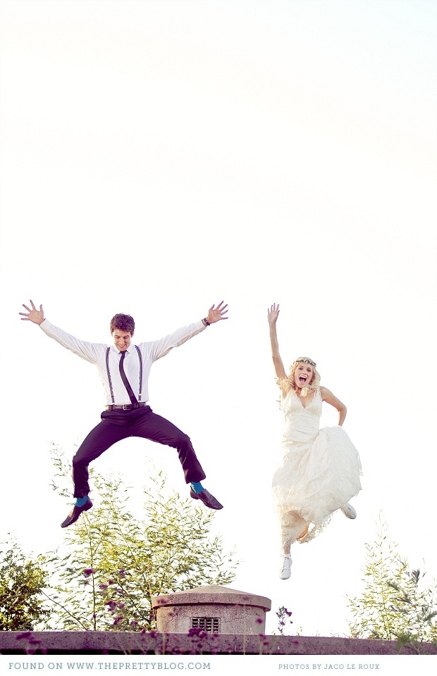 Jumping with Joy! A HAPPY Wedding Photo Expressing Feelings That Seem to Reach the Sky ♡にて紹介している画像