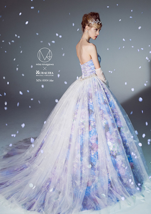 10 Romantic and Adorable Color Dresses with Flowers and Tulle to Become a Princessにて紹介している画像