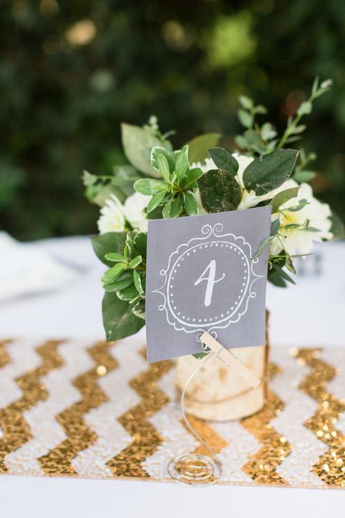 ゴージャス＆ロマンティック♡スパンコールキラキラのテーブルランナーで作るコーディネートが海外で流行色！にて紹介している画像