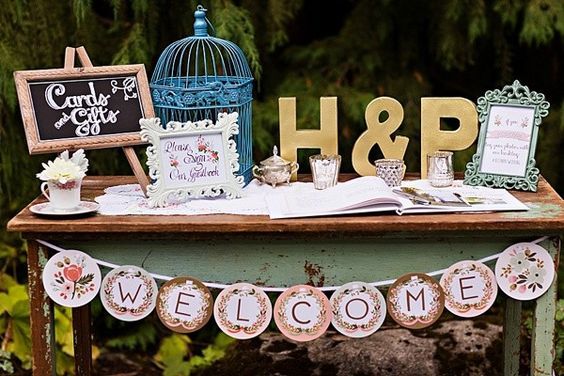 "7 Design Ideas for 'Reception Signs' to Divide Guests at Weddings Found on Instagram ♡"にて紹介している画像