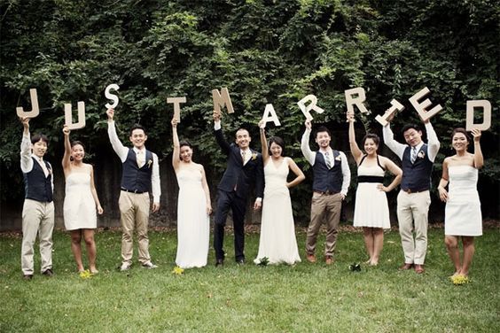 ゲストのみんなとハイチーズ♩結婚式でのユニークな『集合写真』の撮り方アイディア♡にて紹介している画像