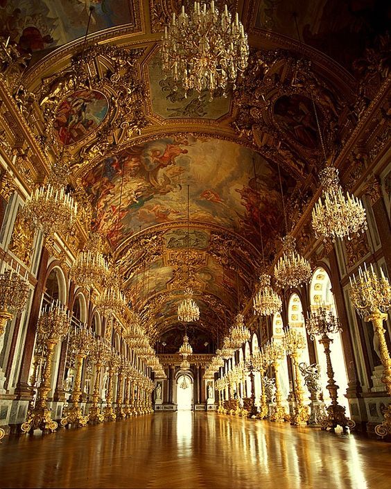 Ideal Inspiration: Wedding Decoration Ideas Using Mirrors from the Versailles Hall of Mirrors ♩にて紹介している画像