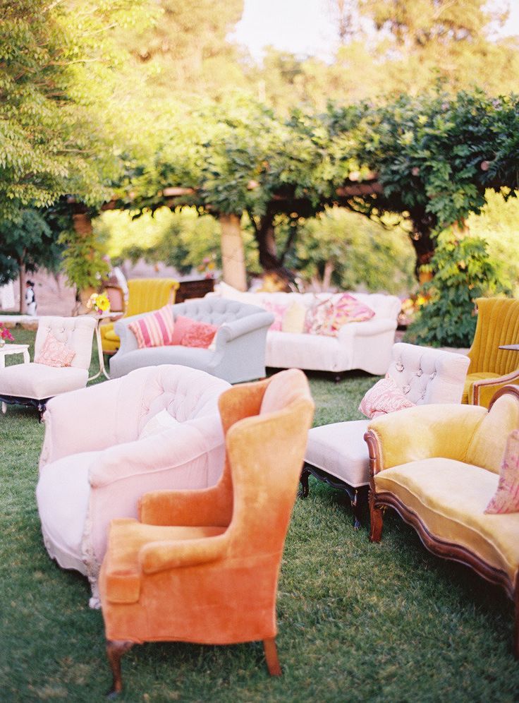 Create a Relaxing Space with a Cozy Sofa for Your Guests to Unwind! ♡にて紹介している画像