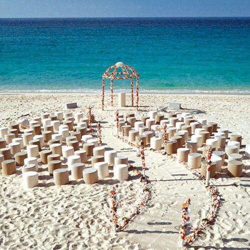 Create a Relaxing Space with a Cozy Sofa for Your Guests to Unwind! ♡にて紹介している画像