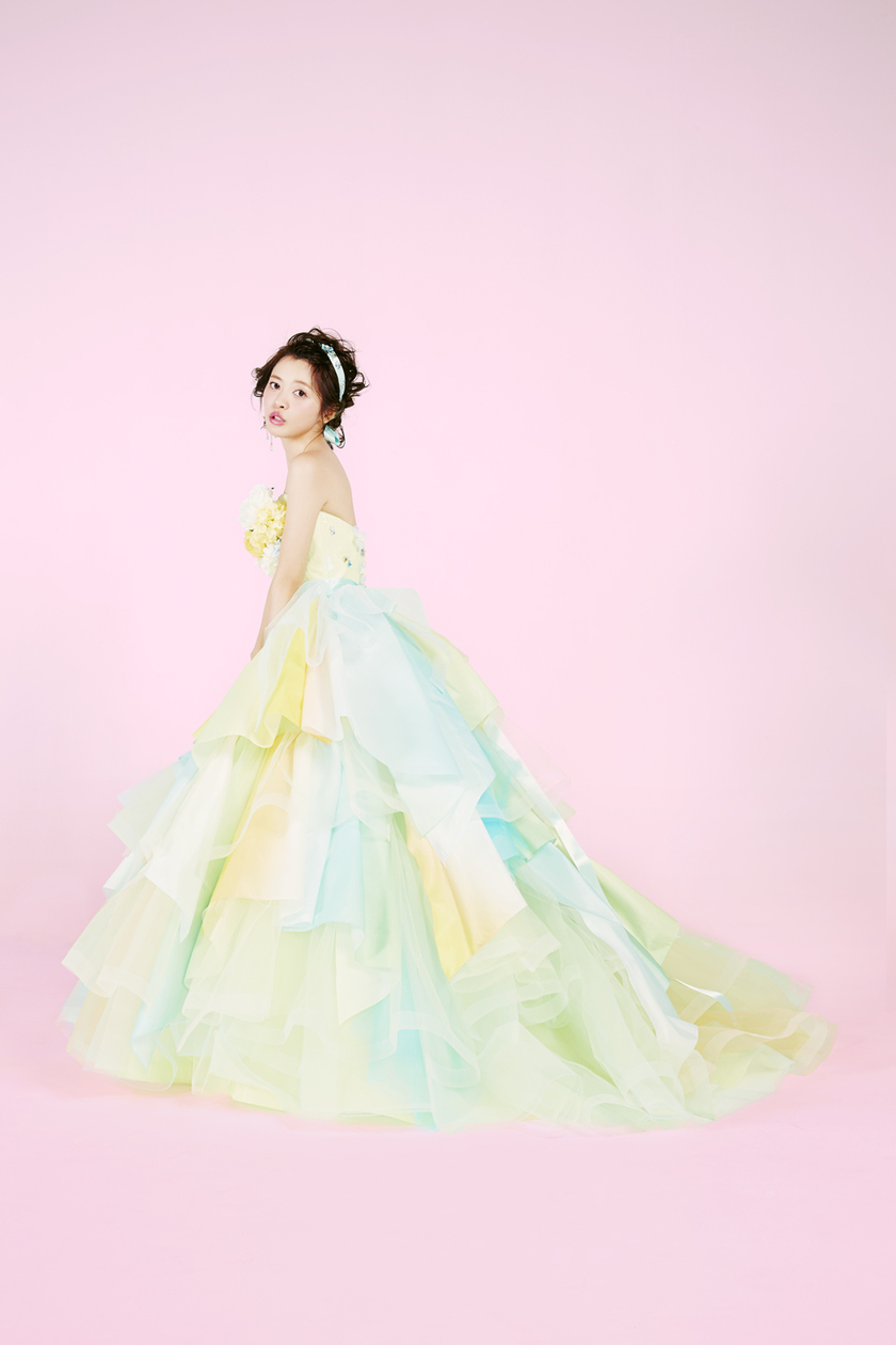 Rainbow Dresses: 5 Adorable Brands for Everyone's Dreamy Rainbow and Gradient Styles ♡にて紹介している画像