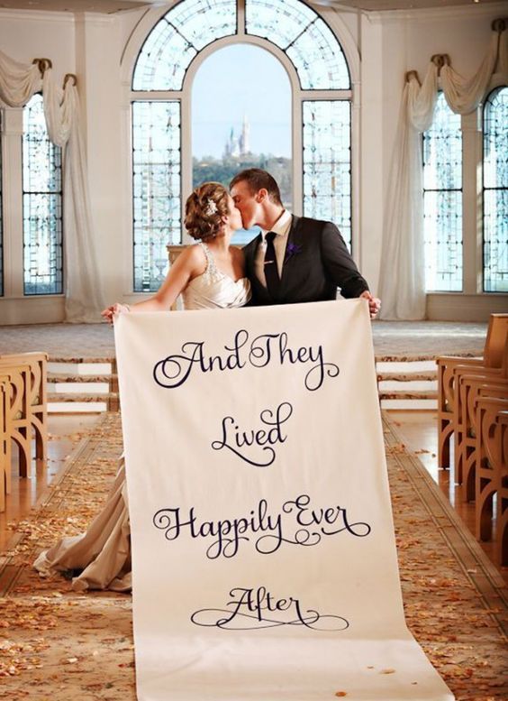 "How to Transform into a Disney Princess: A Complete Guide to Hair and Makeup for Your Eternal Dream"にて紹介している画像