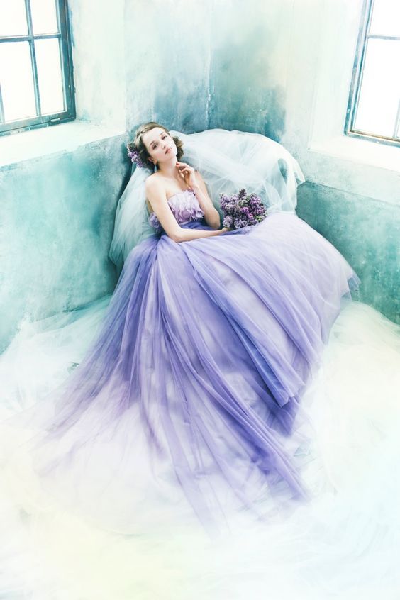 "Charming Elegance for Adults: A Colorful Dress Guide to Look Adorably Mature for Everyone"にて紹介している画像