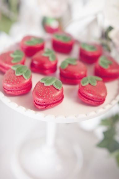"Heartfelt Cutness: Adorable 'Decorated Macarons' Perfect for Petite Gifts!"にて紹介している画像