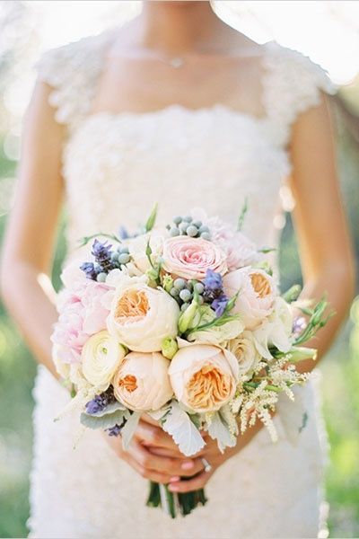 "Creating a Spring-colored Wedding with Spring Flowers: A Collection of the Most Beautiful Blooms of the Season♡"にて紹介している画像