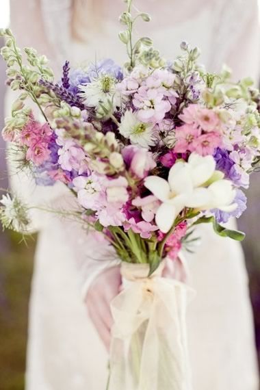 "Creating a Spring-colored Wedding with Spring Flowers: A Collection of the Most Beautiful Blooms of the Season♡"にて紹介している画像