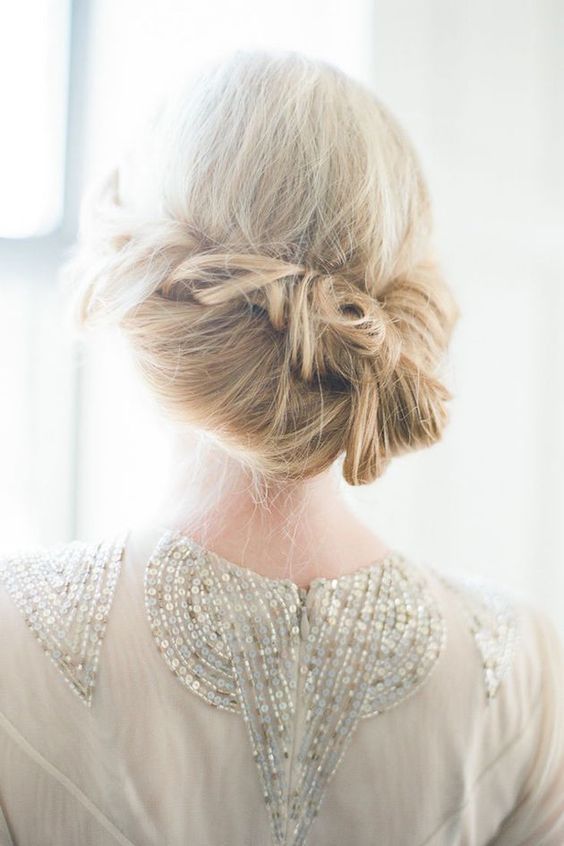 简单优雅又时尚的发型♡ 用《吉布森包》打造婚礼发型＊にて紹介している画像