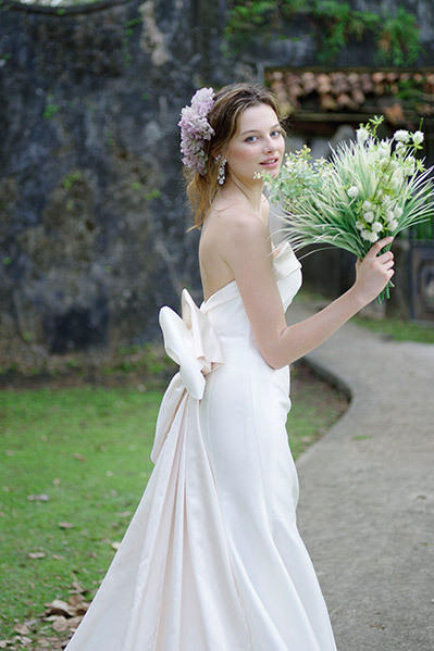 "Four Dress Shops Where You Can Request Your One-of-a-Kind Custom-Made Dress ♡"にて紹介している画像