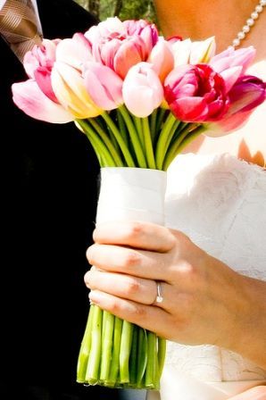 What's Your Birth Month Flower? A Collection of Bouquets Inspired by Birth Flowers by Month ♡にて紹介している画像