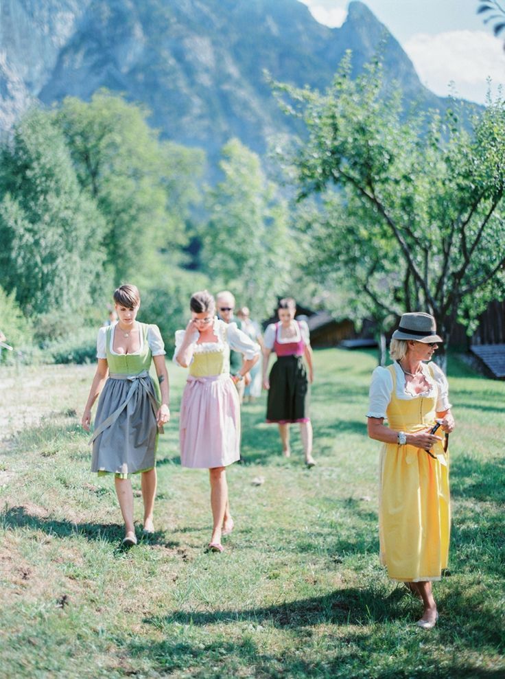 Bridal Beauties Around the World: The Adorable "Dirndl" Traditional Costume in German Weddings ♡にて紹介している画像