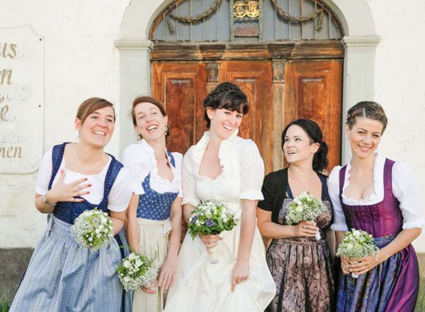 Bridal Beauties Around the World: The Adorable "Dirndl" Traditional Costume in German Weddings ♡にて紹介している画像