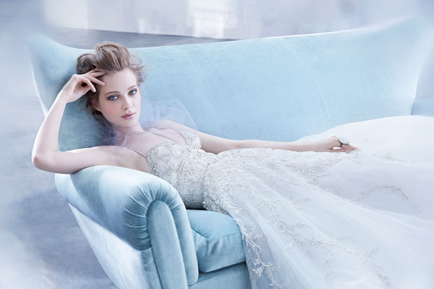 《聚焦上半身♡ 高砂席上也能展现魅力的礼服选择技巧汇总》にて紹介している画像