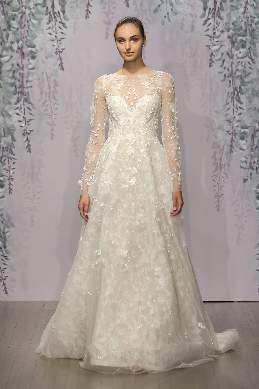 《聚焦上半身♡ 高砂席上也能展现魅力的礼服选择技巧汇总》にて紹介している画像