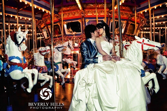 Riding the Merry-Go-Round of Happiness: The Most Romantic Wedding Photos ♡にて紹介している画像