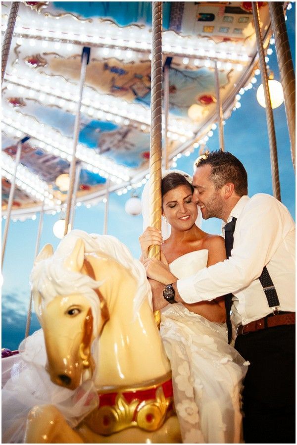 Riding the Merry-Go-Round of Happiness: The Most Romantic Wedding Photos ♡にて紹介している画像