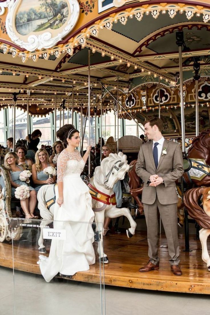Riding the Merry-Go-Round of Happiness: The Most Romantic Wedding Photos ♡にて紹介している画像