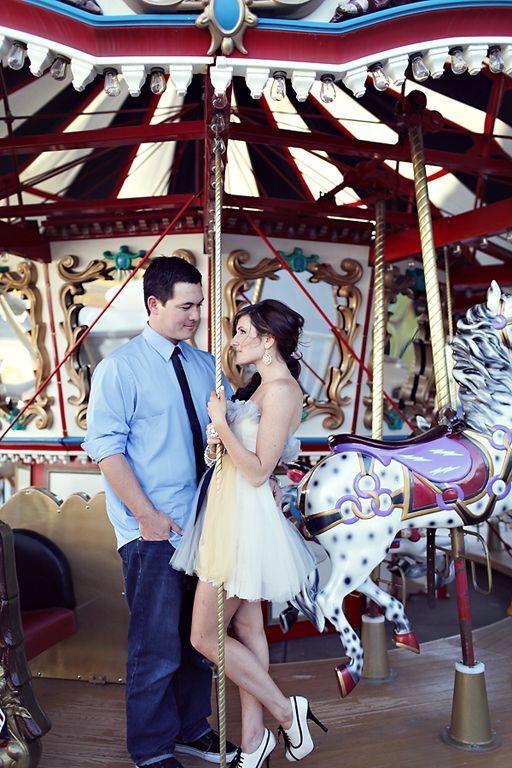 Riding the Merry-Go-Round of Happiness: The Most Romantic Wedding Photos ♡にて紹介している画像