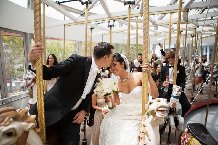 Riding the Merry-Go-Round of Happiness: The Most Romantic Wedding Photos ♡にて紹介している画像