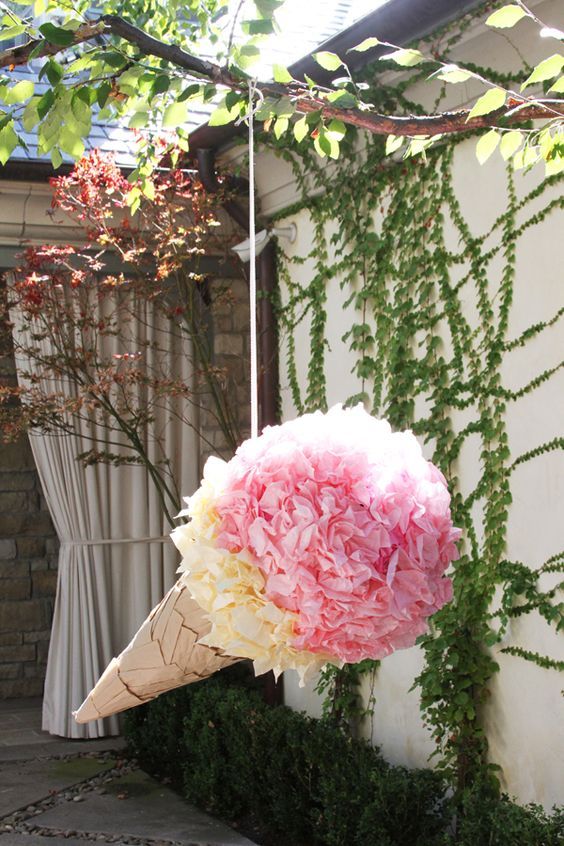 キラキラが溢れだす新感覚の演出♡メキシコ生まれの《ピニャータ》って知ってる？にて紹介している画像