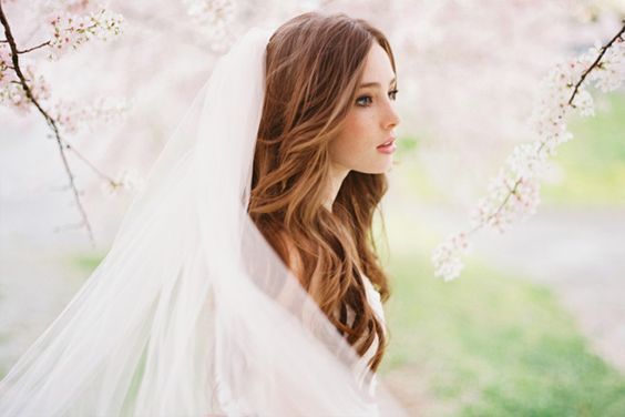 "Spring Is Just Around the Corner! A Heartfelt Wedding Inspired by the Delicate Pink of Cherry Blossoms"にて紹介している画像