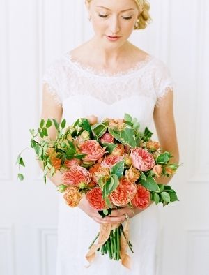 Charm of Old Roses: The Cutest English Rose Bouquet Ever!にて紹介している画像