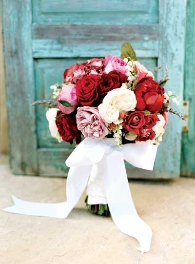 Charm of Old Roses: The Cutest English Rose Bouquet Ever!にて紹介している画像