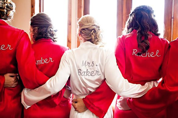 "I Want to Look Cute Even During Preparation Time! Matching Robes for All the Bridesmaids ♡"にて紹介している画像