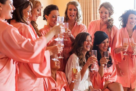 "I Want to Look Cute Even During Preparation Time! Matching Robes for All the Bridesmaids ♡"にて紹介している画像