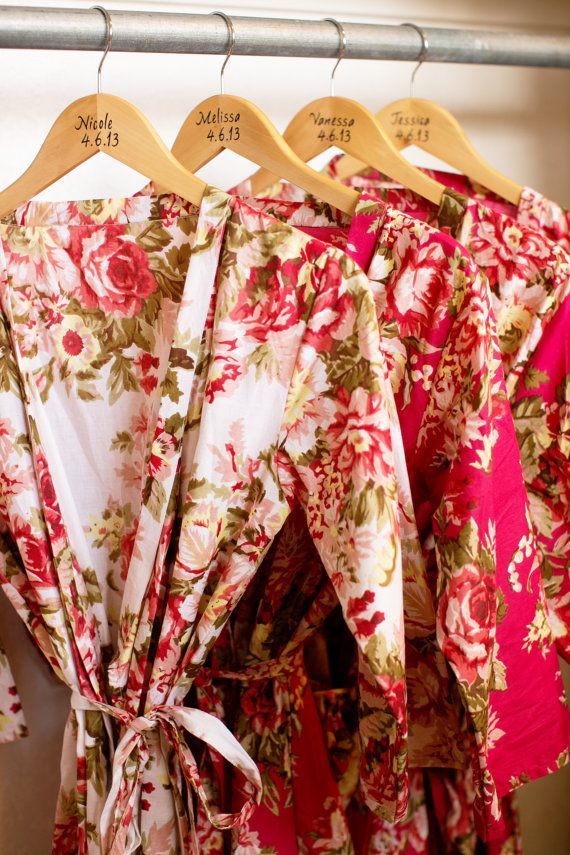 "I Want to Look Cute Even During Preparation Time! Matching Robes for All the Bridesmaids ♡"にて紹介している画像