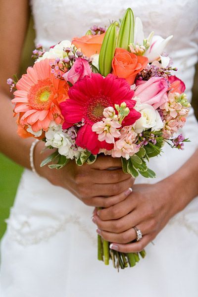 What Flowers to Choose for the Star of Your Bouquet? *7 Flower Options for the Main Flower in Your Bouquet ♡にて紹介している画像