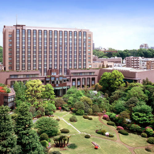 "120% Attention-Grabber: 4 Places for a Lobby Wedding♡"にて紹介している画像