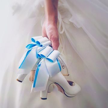 Experience the Cinderella Moment: Custom Semi-Ordered Bridal Shoes by SenSiMiLLia♡にて紹介している画像