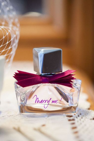 "5 Fragrance Choices to Wrap Your Wedding in a Happy Aroma: 'Perfumes That Invite Happiness' ♡"にて紹介している画像