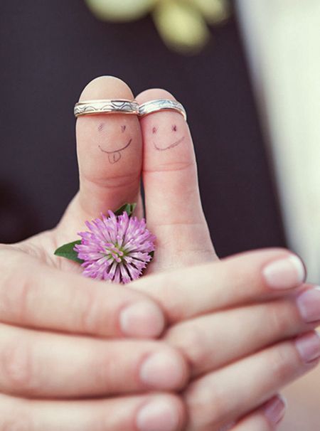 "Creating Cherished Memories: A Special Collection of Wedding Decor Ideas Using Fingerprints"にて紹介している画像