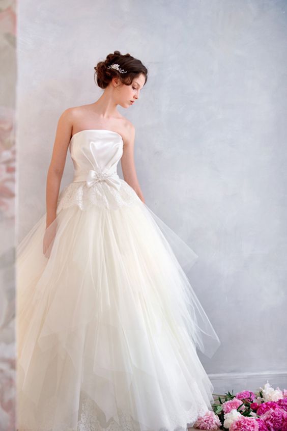 "5 Fragrance Choices to Wrap Your Wedding in a Happy Aroma: 'Perfumes That Invite Happiness' ♡"にて紹介している画像