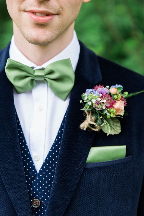 Falling in Love Again with My Stylish Groom: Chic Tuxedo Coordination Tips＊にて紹介している画像