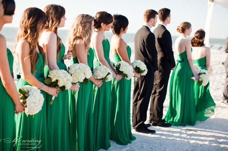 Charming Bridesmaid Collection: Adorable Greens That Blend Naturally!にて紹介している画像