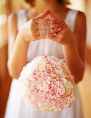 "How Much Can One Dress Change Your Impression? Tips for Transforming Your Look with a Bouquet: The Art of Versatile Styling♡"にて紹介している画像