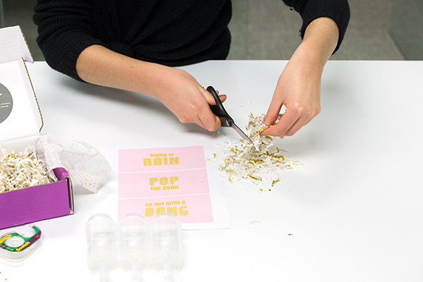 [Bridal DIY] A Favorite Among Brides Abroad: How to Make Push Pop Confetti♡にて紹介している画像