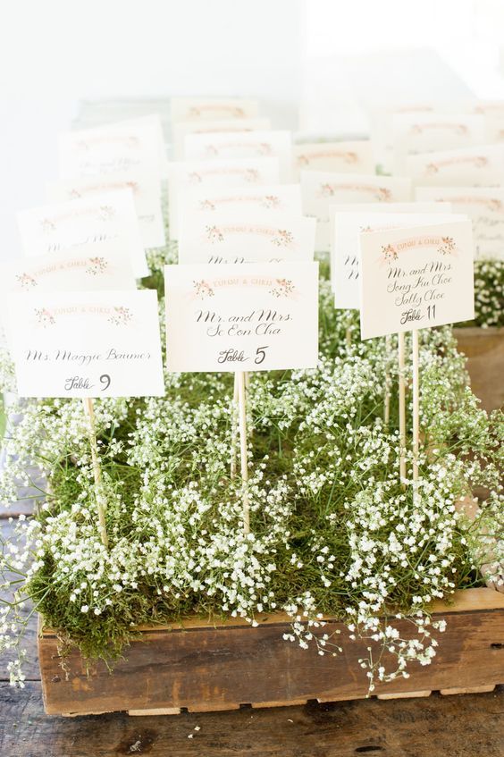 Chic Inspirations from International Weddings: A Collection of Adorable Escort Card Designs that Make Guests Happy♡にて紹介している画像