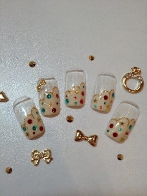 今しかできない♡ウェディングにも合うクリスマスネイルCollection♡にて紹介している画像